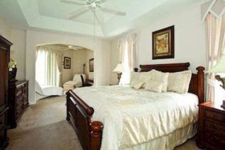 Room 12 of 34