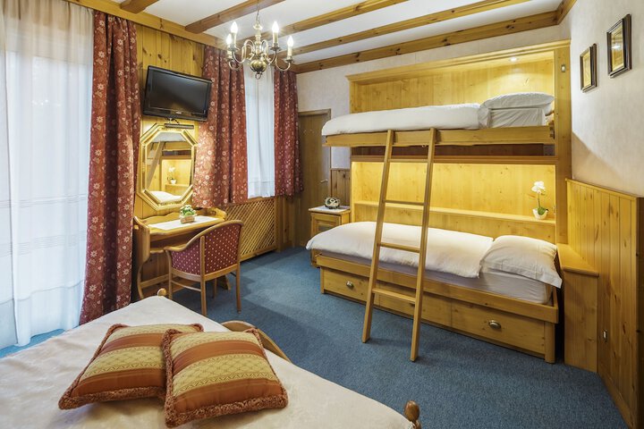 Room 5 of 60