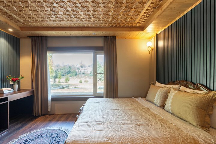 Room 6 of 23