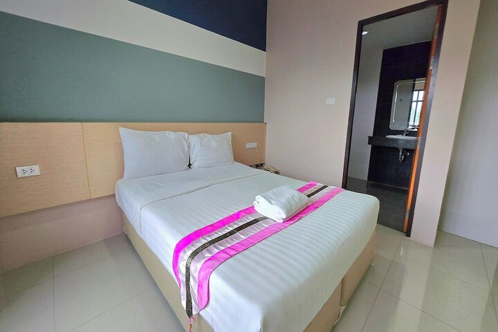 Room 5 of 40