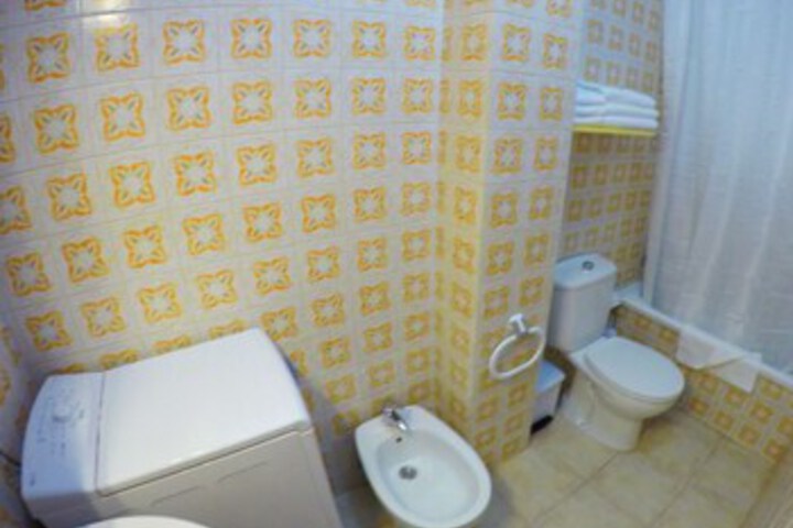 Room 6 of 24