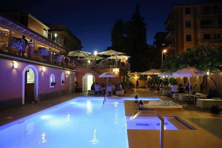 Pool 54 of 101