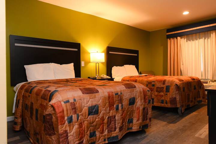 2 Double Beds