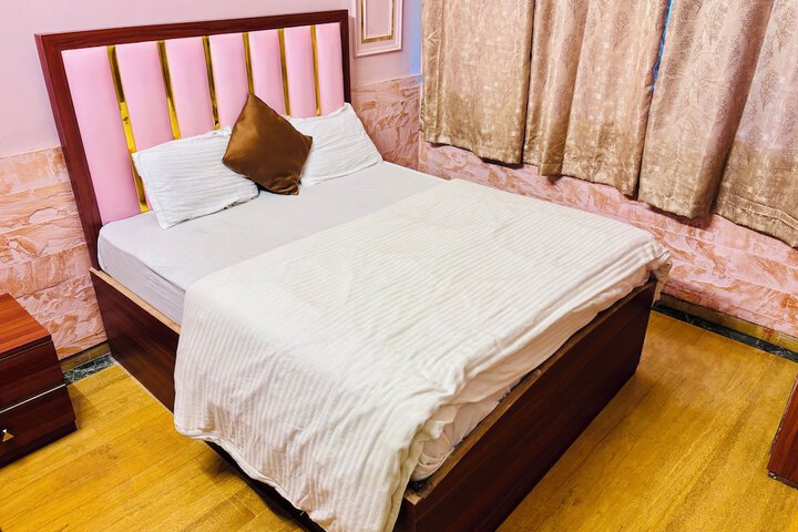 Room 34 of 85