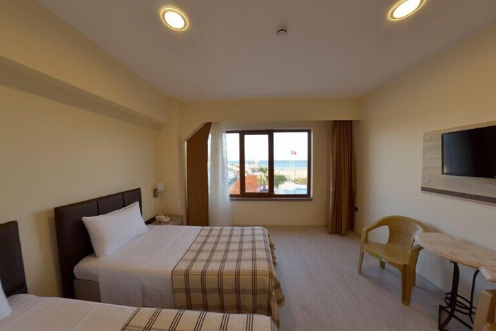 Room 6 of 24