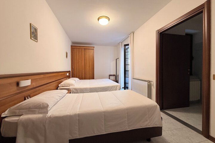 Room 25 of 58
