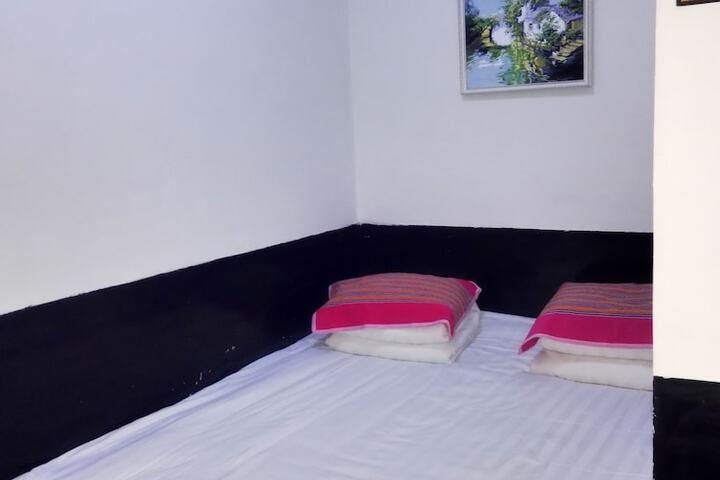 Room 2 of 30