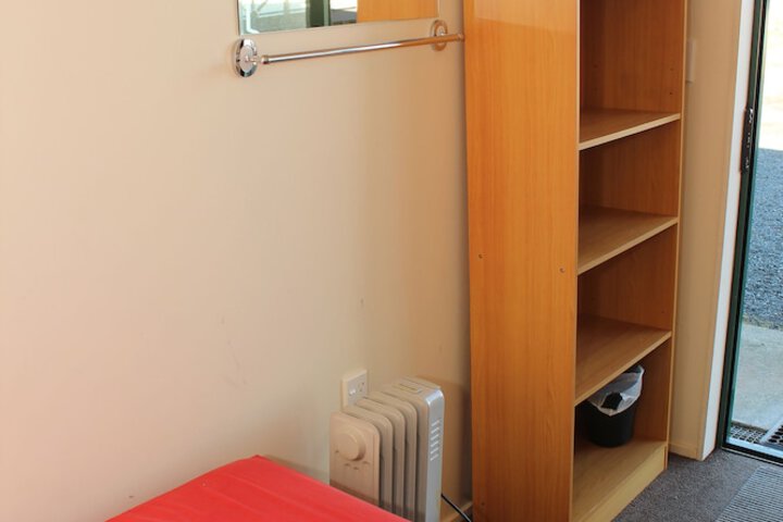 Room 32 of 89