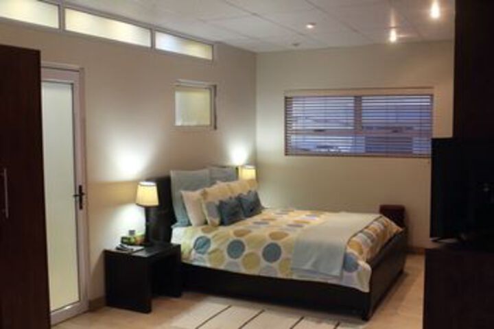 Room 3 of 10