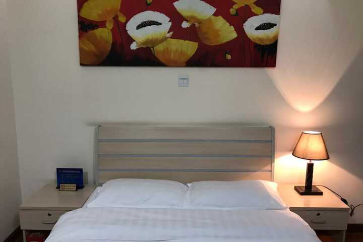 Room 6 of 27