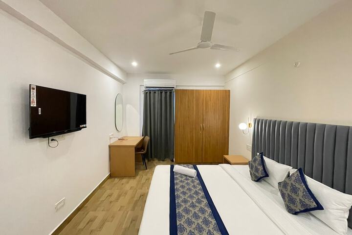 Room 15 of 48