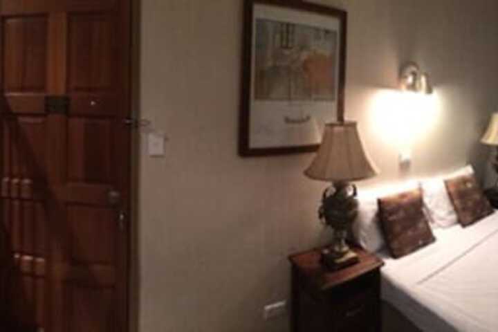 Room 5 of 32