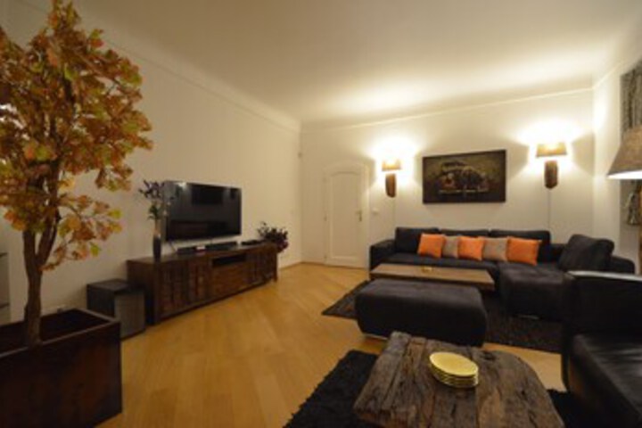 Room 12 of 20