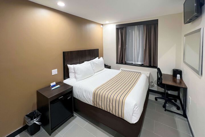 Room 3 of 4