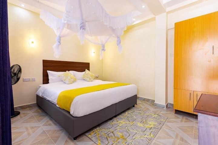 Room 3 of 18