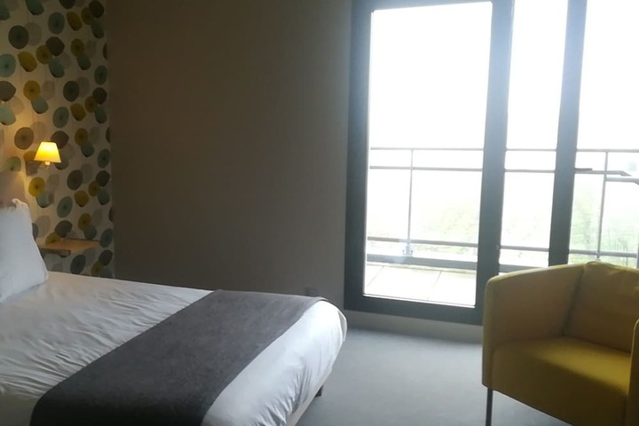 Room 5 of 28