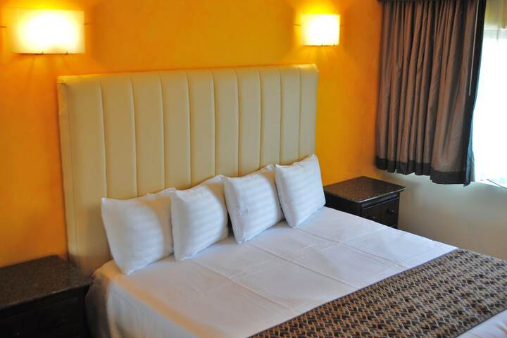 Room 9 of 21