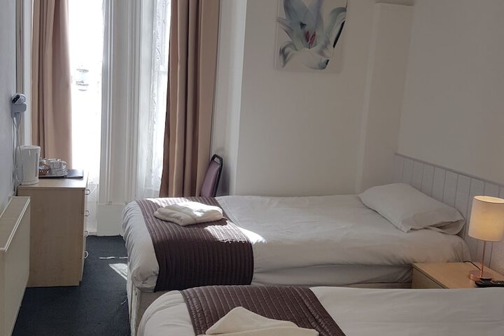 Room 12 of 66