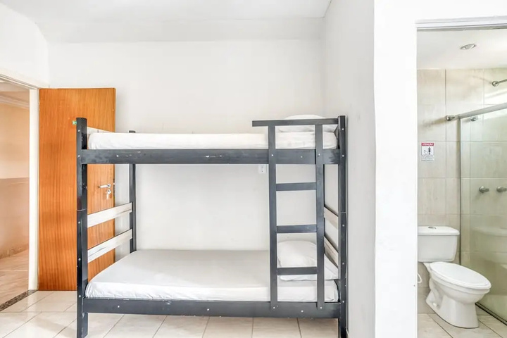 Room 8 of 18