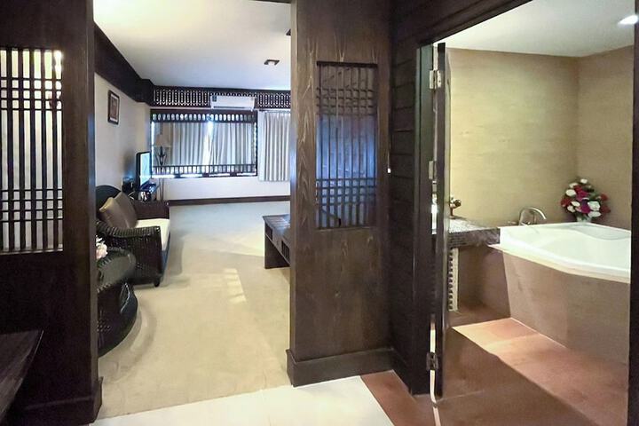 Room 30 of 76