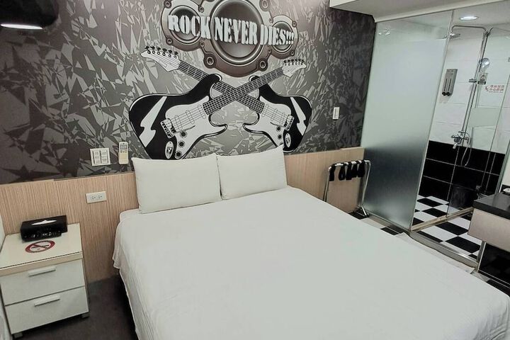 Room 20 of 32