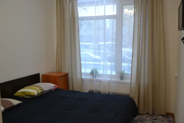 Room 5 of 12