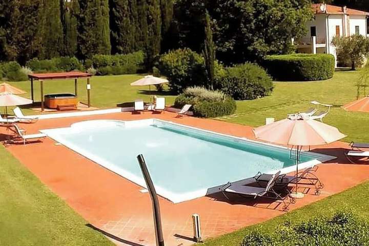 Pool 25 of 48