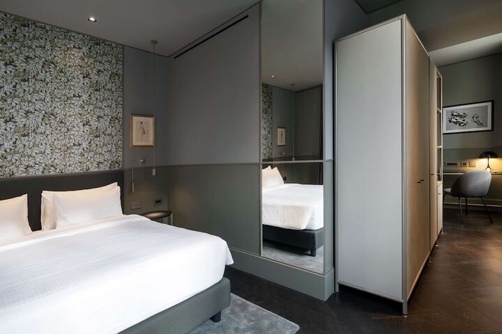 Room 15 of 151