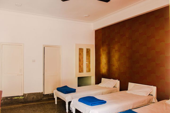 Room 16 of 62