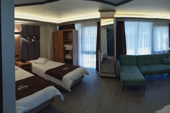 Room 34 of 78