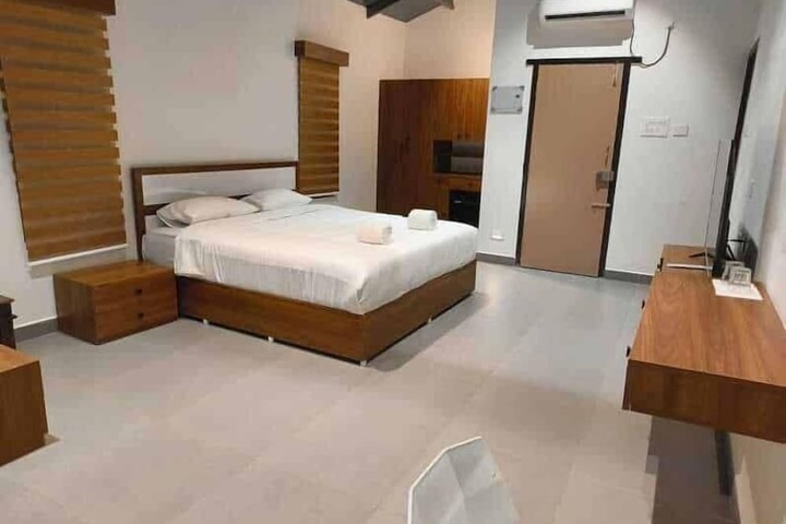 Room 4 of 26