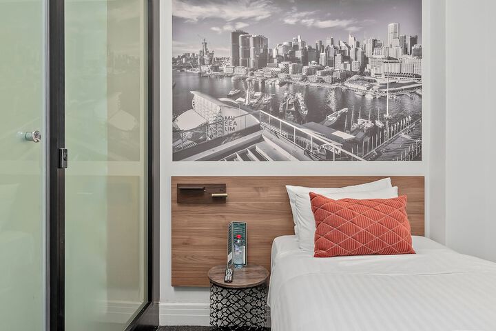 Room 10 of 50
