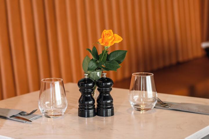 Dining 19 of 44