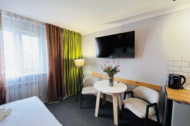 Room 2 of 31