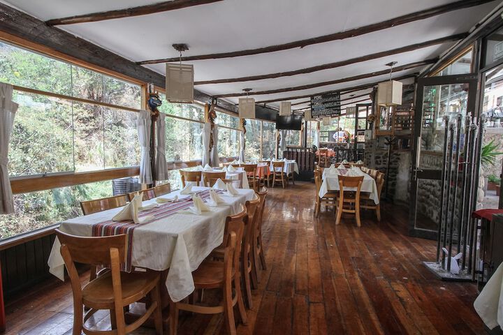 Dining 16 of 22