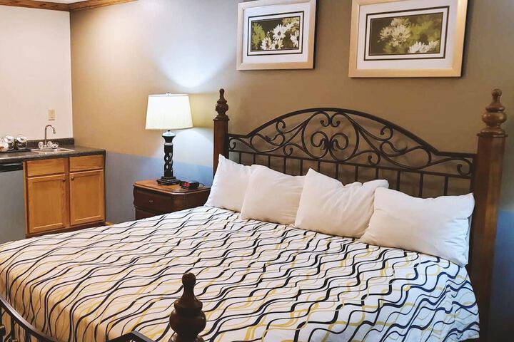 Room 9 of 35