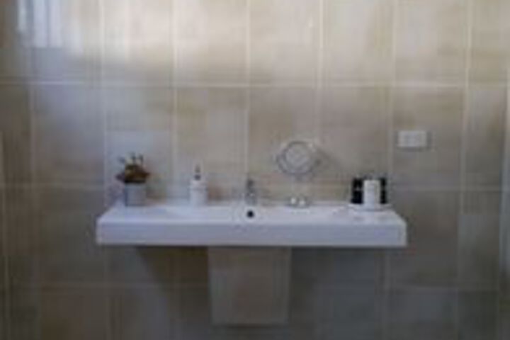 Room 3 of 25