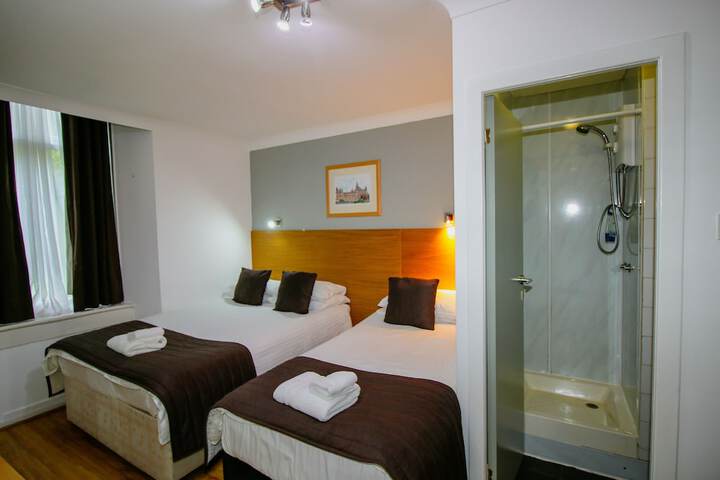Room 20 of 65