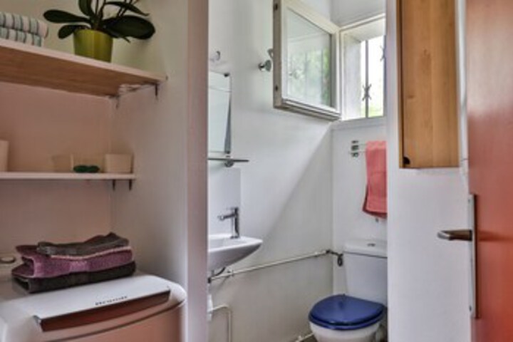 Room 3 of 16