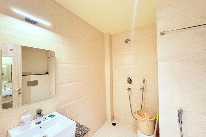 Room 18 of 27