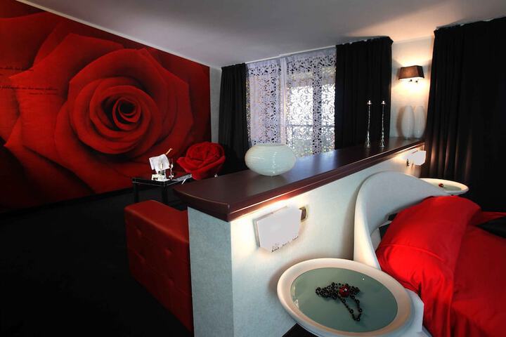Room 12 of 98