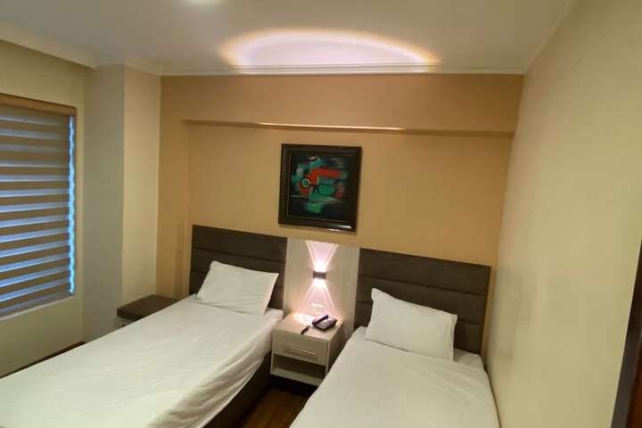 Room 16 of 46