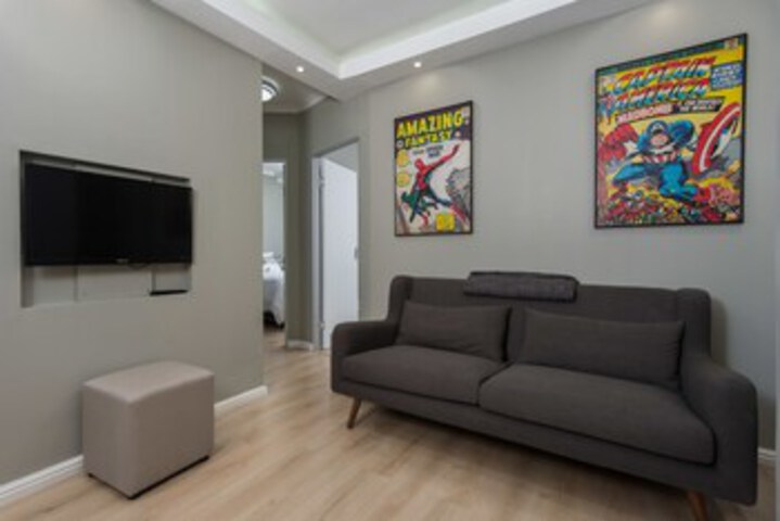 Room 6 of 19