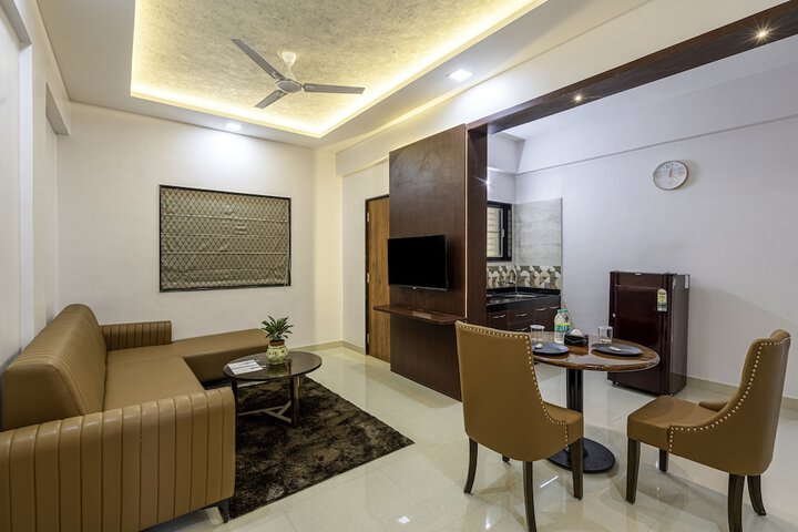 Room 8 of 27