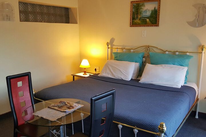 Room 3 of 38