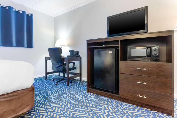 Double Accessible King Size Bed (2 of 13)