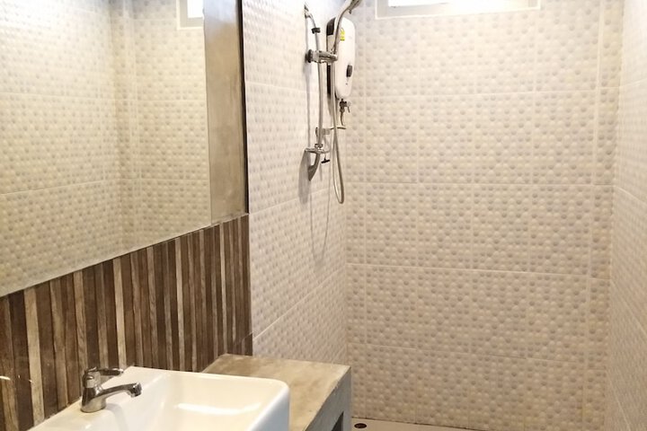 Room 11 of 20