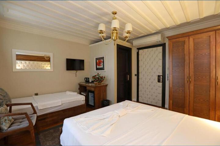 Room 7 of 10
