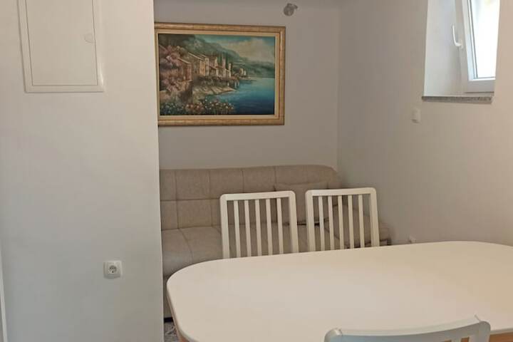 Room 80 of 117