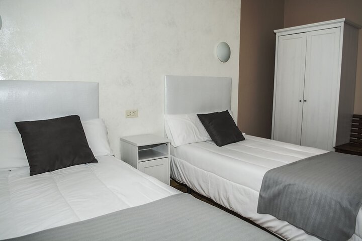 Room 2 of 23
